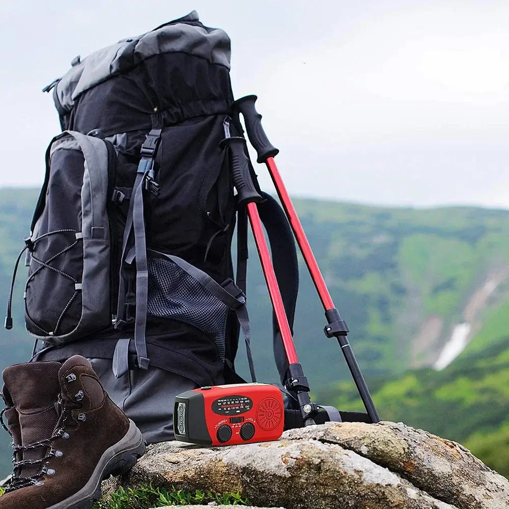 crank solar power bank with flashlight